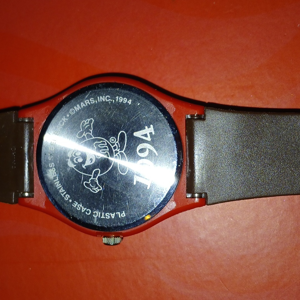 M&M's Colorful Analog Watch - Picture 5 of 7